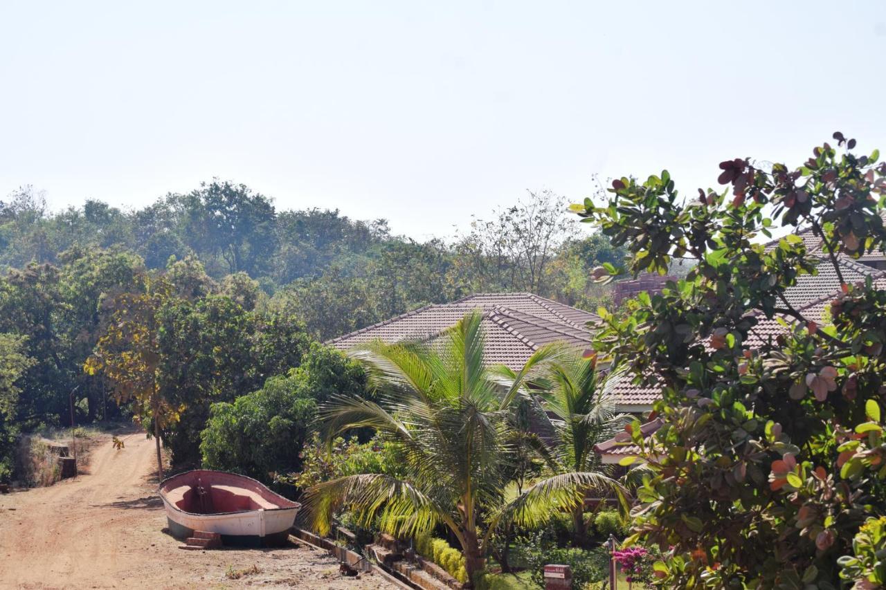 Regenta Resort Mango Village Guhagar Kudān Extérieur photo