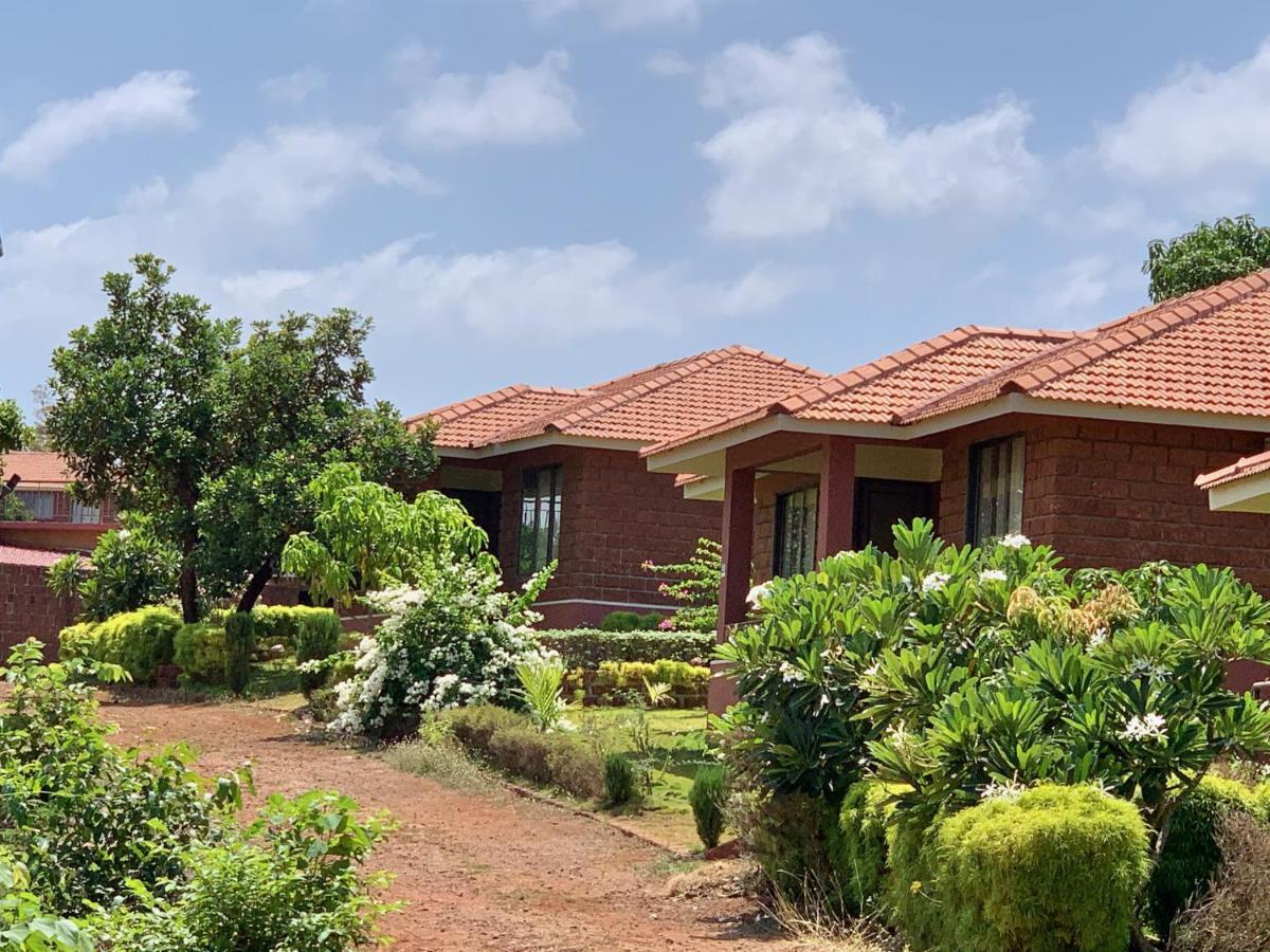 Regenta Resort Mango Village Guhagar Kudān Extérieur photo